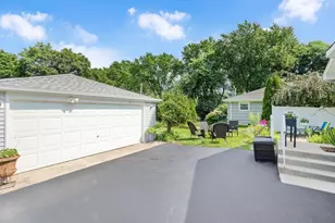 4733 S Pershing Ave, Downers Grove, IL 60515 - Photo 26