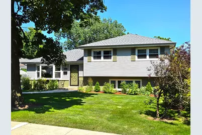 4733 S Pershing Avenue, Downers Grove, IL 60515 - Photo 2