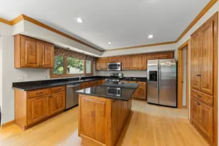 8S765 Singletree Ln, Naperville, IL 60565 - Photo 8