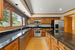 8S765 Singletree Ln, Naperville, IL 60565 - Photo 10