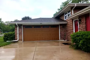 7827 Rohrer Dr, Downers Grove, IL 60516 - Photo 4