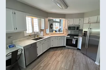829 Kent Circle, Bartlett, IL 60103 - Photo 4