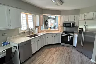 829 Kent Cir, Bartlett, IL 60103 - Photo 4