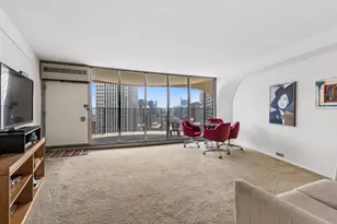 300 N State St, Chicago, IL 60654 - Photo 10