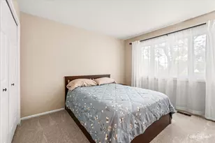 30W375 Pinehurst Dr, Naperville, IL 60563 - Photo 16