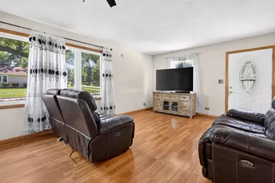 1003 Bellevue Avenue, Elgin, IL 60120 - Photo 12