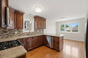 4225 N Newland Ave, Harwood Heights, IL 60706 - Photo 6