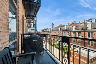 360 W Illinois St, Chicago, IL 60654 - Photo 2