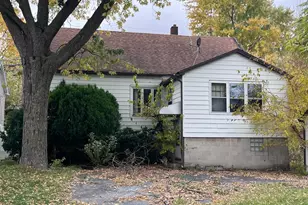 814 Greenbay Ave, Calumet City, IL 60409 - Photo 1