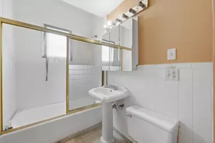 11754 S Wallace St, Chicago, IL 60628 - Photo 20