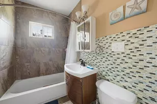11754 S Wallace St, Chicago, IL 60628 - Photo 18