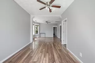11754 S Wallace St, Chicago, IL 60628 - Photo 6