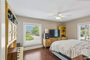213 W Maple Ave, Libertyville, IL 60048 - Photo 12