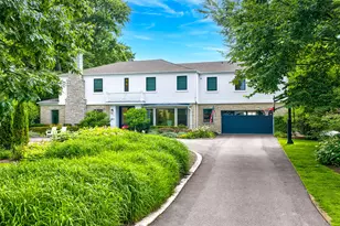 911 Oak Dr, Glencoe, IL 60022 - Photo 1
