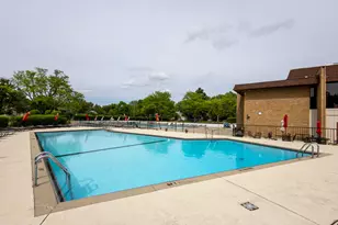 450 Raintree Ct, Glen Ellyn, IL 60137 - Photo 22