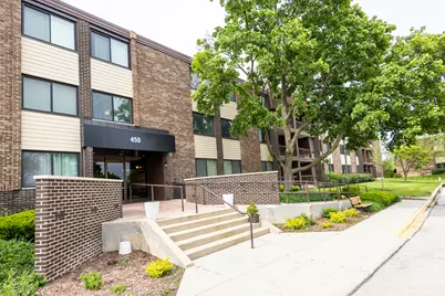 450 Raintree Court #2B, Glen Ellyn, IL 60137 - Photo 1