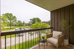 450 Raintree Ct, Glen Ellyn, IL 60137 - Photo 18