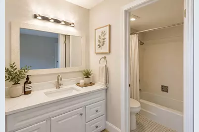 450 Raintree Court #2B, Glen Ellyn, IL 60137 - Photo 14