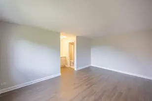 450 Raintree Ct, Glen Ellyn, IL 60137 - Photo 12