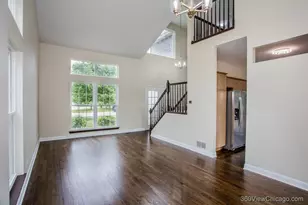 305 W Applegate Ct, Round Lake, IL 60073 - Photo 2