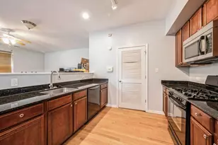 2030 W Warren Blvd, Chicago, IL 60612 - Photo 6
