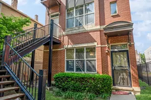 2030 W Warren Blvd, Chicago, IL 60612 - Photo 2