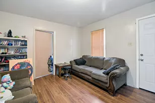 358 S Washington Ave, Kankakee, IL 60901 - Photo 8