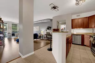 1228 Emerson St, Evanston, IL 60201 - Photo 10