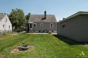 506 N Douglas Ave, Villa Park, IL 60181 - Photo 2