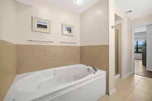 6420 Double Eagle Dr, Woodridge, IL 60517 - Photo 12