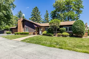 1312 N River Rd, Mount Prospect, IL 60056 - Photo 2
