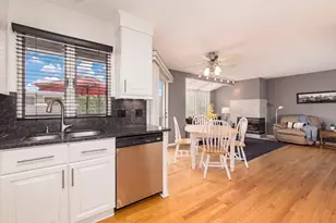 909 W Essex Pl, Arlington Heights, IL 60004 - Photo 10
