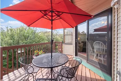 909 W Essex Place, Arlington Heights, IL 60004 - Photo 14