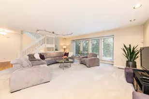 909 W Essex Pl, Arlington Heights, IL 60004 - Photo 6