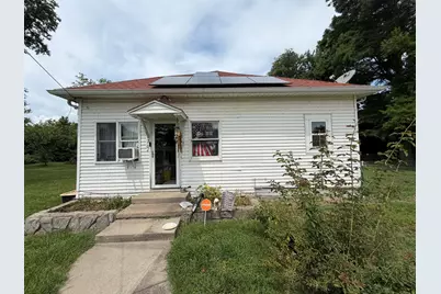 112 S Marion Street, Sandoval, IL 62882 - Photo 1