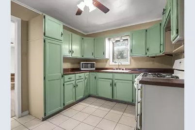 301 Grand Avenue, Loves Park, IL 61111 - Photo 10