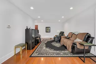 453 Raintree Dr, Glen Ellyn, IL 60137 - Photo 8