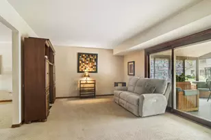 580 Sycamore Ln, Wheeling, IL 60090 - Photo 12