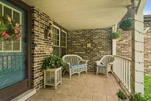 580 Sycamore Ln, Wheeling, IL 60090 - Photo 2