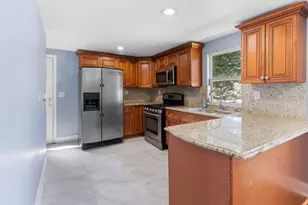 55 Alameda Dr, Carpentersville, IL 60110 - Photo 6