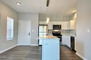 301 N Madison St, Woodstock, IL 60098 - Photo 4