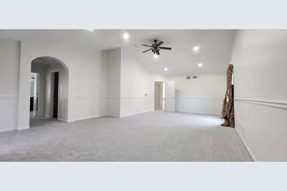 2145 Colchester Avenue, Hoffman Estates, IL 60192 - Photo 20
