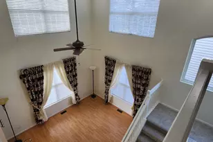 2145 Colchester Ave, Hoffman Estates, IL 60192 - Photo 8