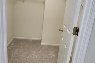 2145 Colchester Ave, Hoffman Estates, IL 60192 - Photo 22