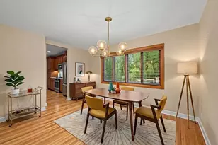 6N329 Fair Oaks Dr, Saint Charles, IL 60175 - Photo 2