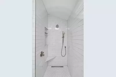 2041 N Whipple Street, Chicago, IL 60647 - Photo 24