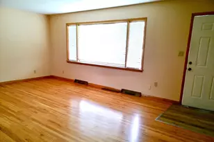 2021 Leness Ln, Crest Hill, IL 60403 - Photo 4