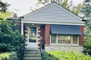 7030 N Ionia Ave, Chicago, IL 60646 - Photo 1