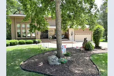 4 Stonegate Ridge, Bourbonnais, IL 60914 - Photo 2