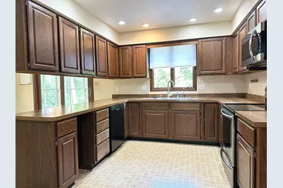 4 Stonegate Ridge, Bourbonnais, IL 60914 - Photo 20